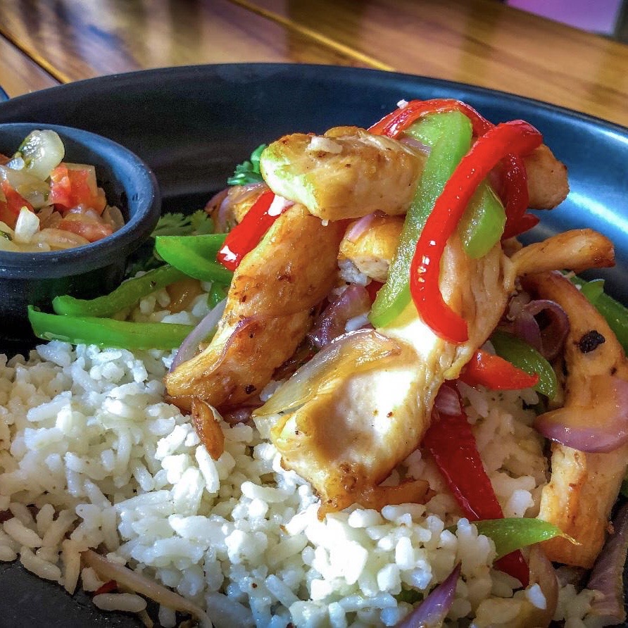 Fajitas De Pollo Con Arroz La Fondita Vasconcelos